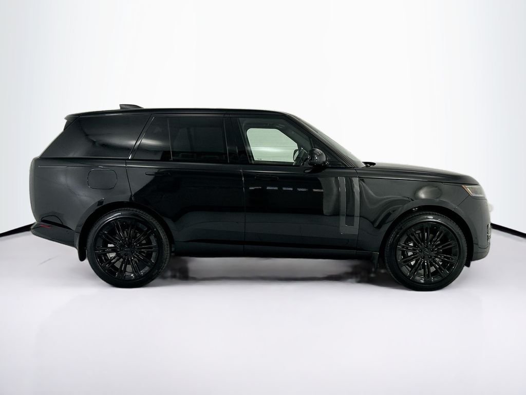 New 2026 Santorini Black Land Rover SE image 4
