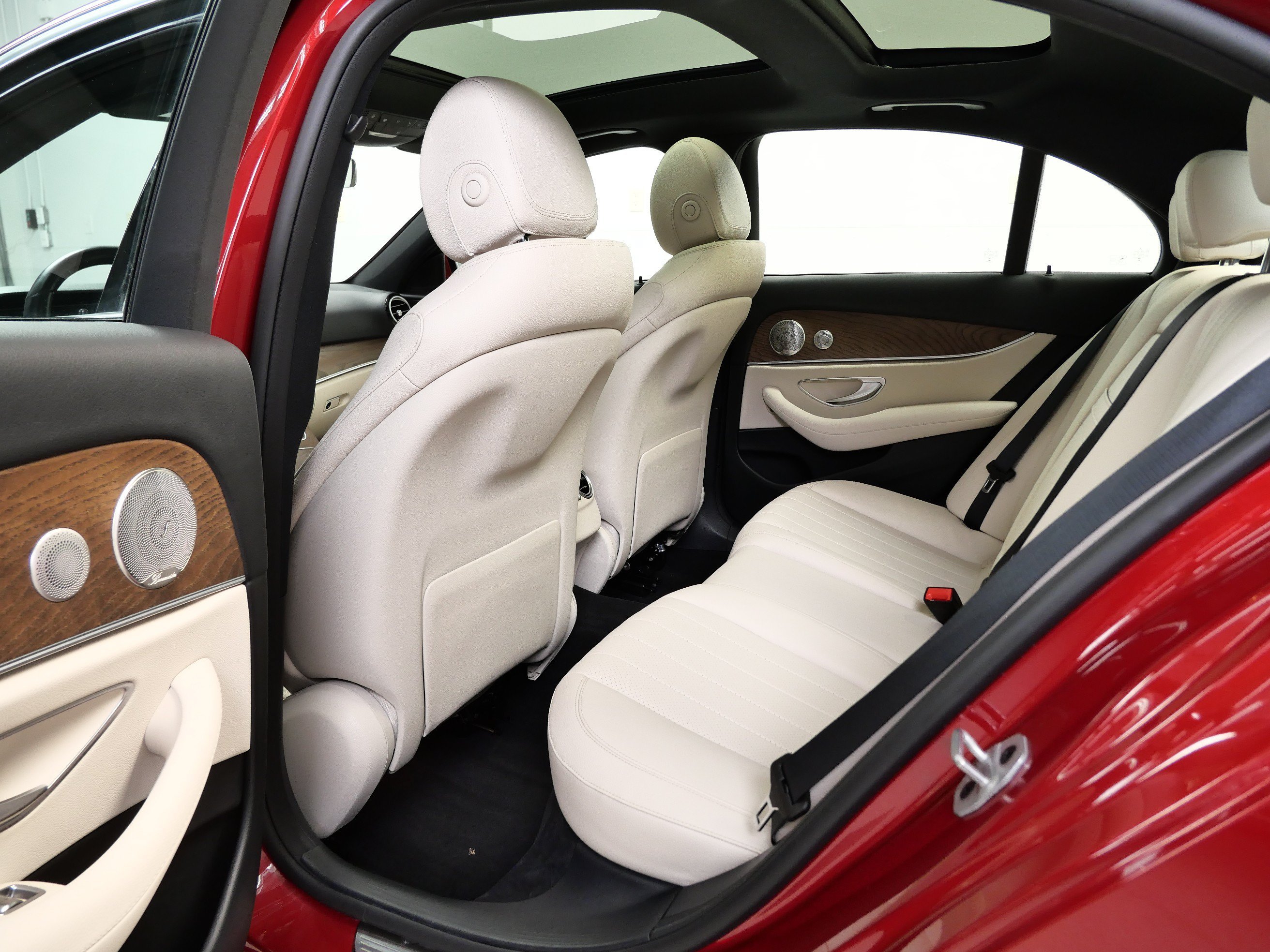 Used 2021 designo Cardinal Red Metallic Mercedes-Benz E 350 image 16