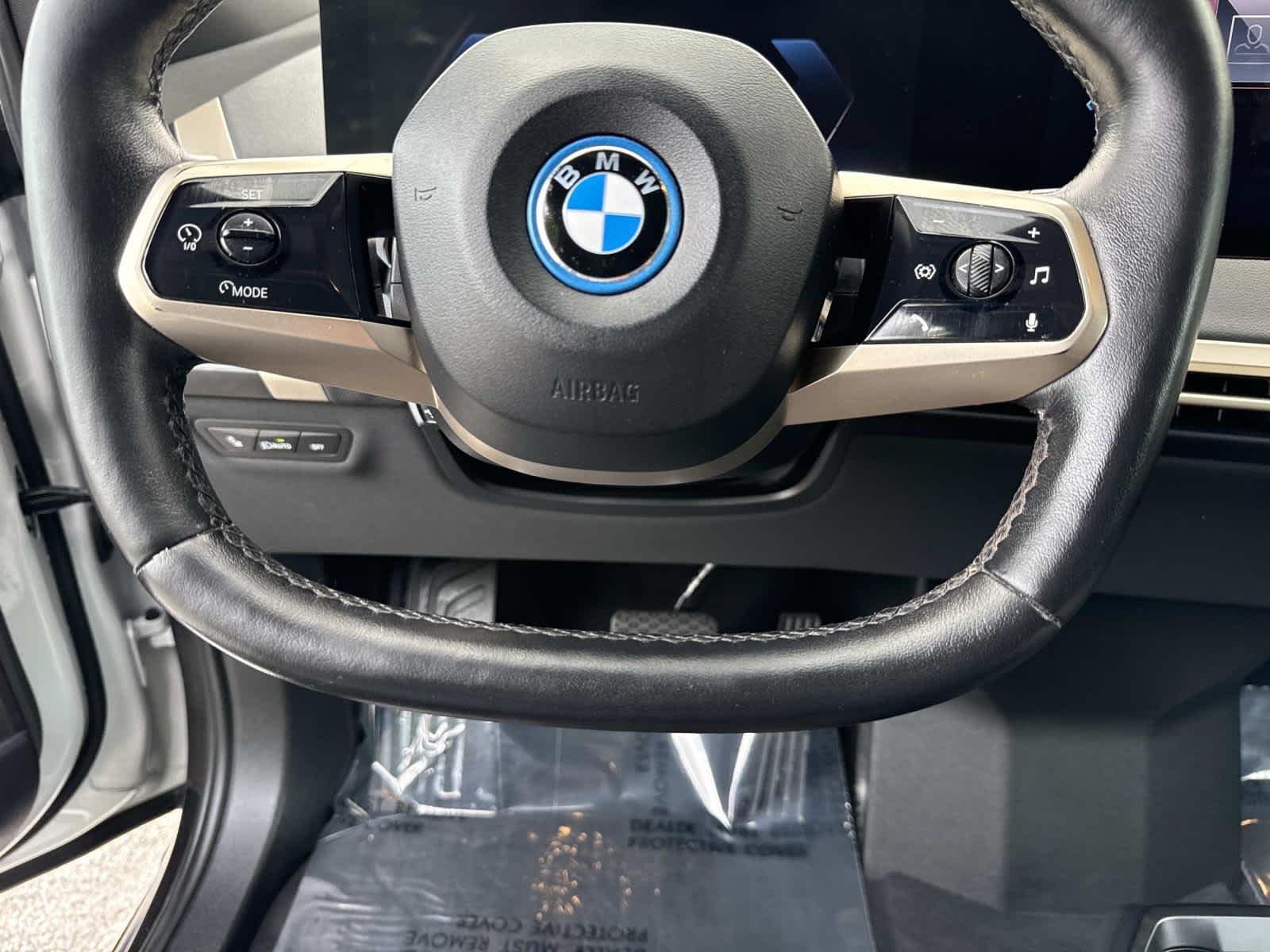 Certified Used 2024 Mineral White Metallic BMW xDrive50 image 18
