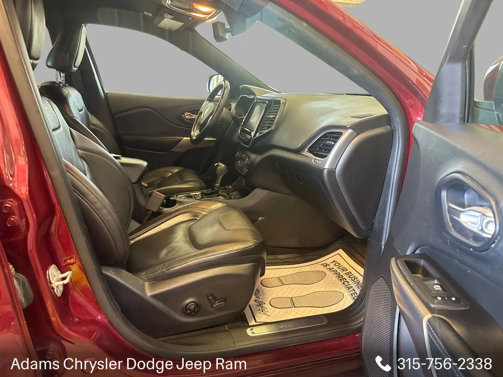 Used 2019 Red Jeep Limited image 13