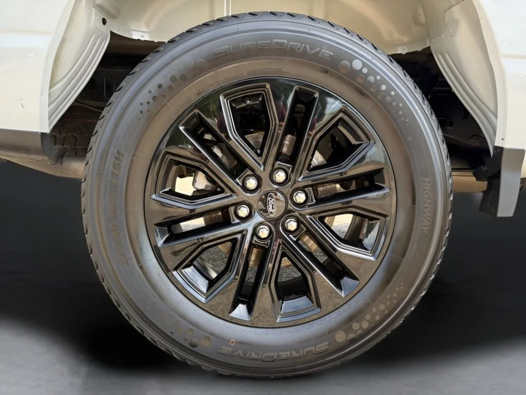 Used 2024 Gray Ford XLT image 37