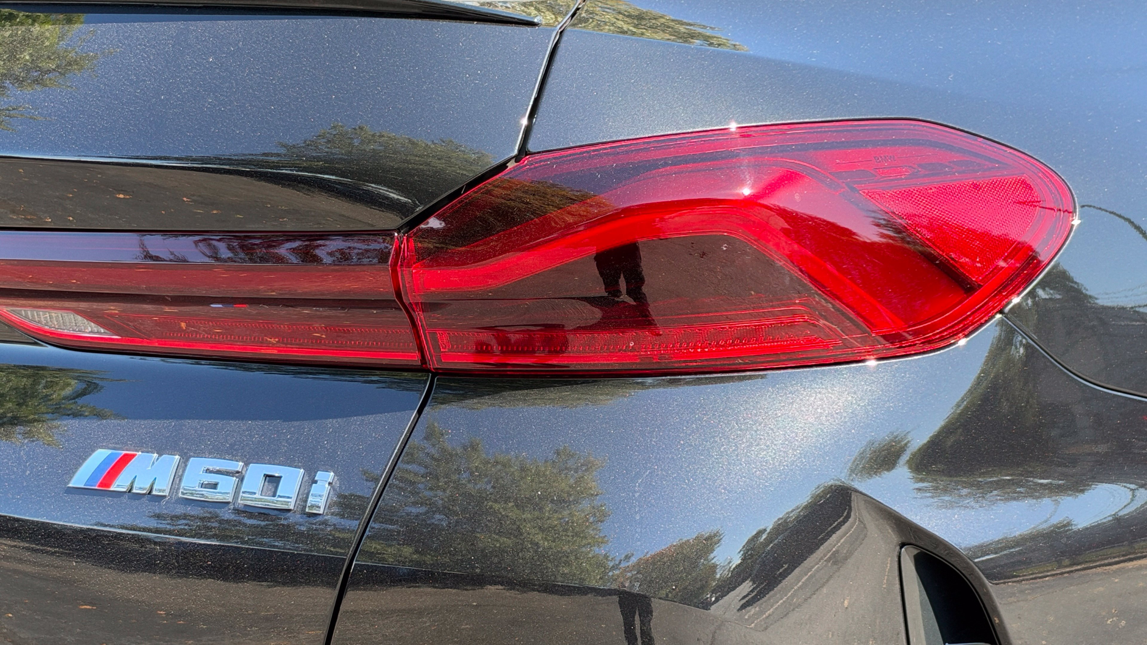 Used 2027 Black Sapphire Metallic BMW M60i image 8