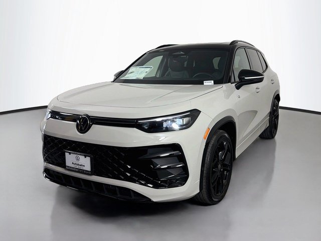 New 2026 Volkswagen Tiguan SE R-Line Black
