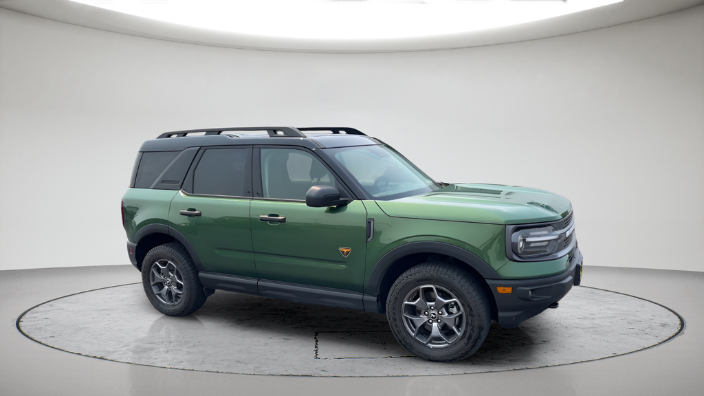 Used 2023 Green Ford Badlands image 2