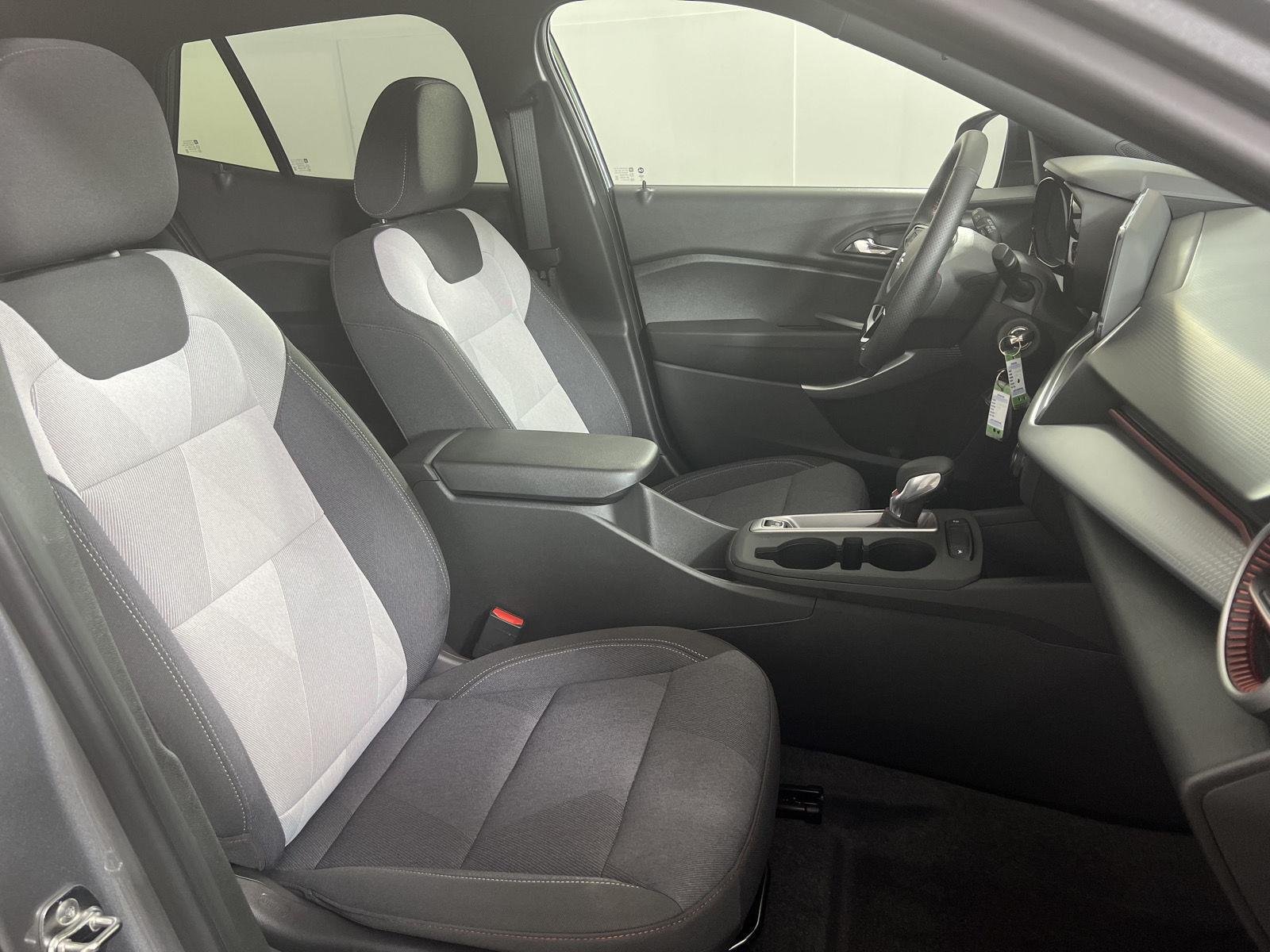 Used 2025 Sterling Gray Metallic Chevrolet 1RS image 19