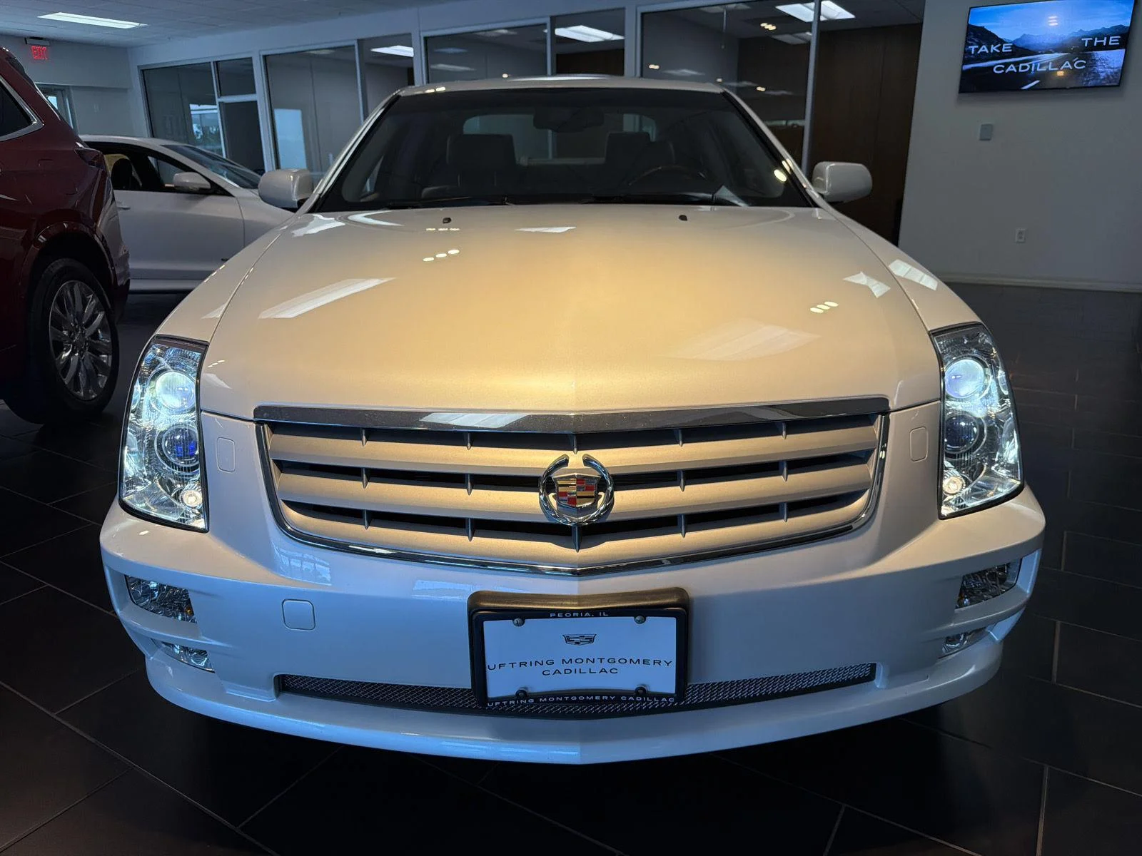 Used 2005 White Diamond Cadillac 4DR SDN V8 image 8