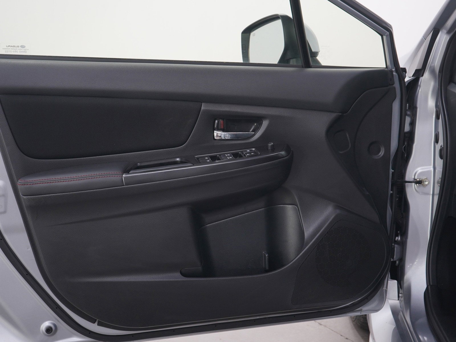 Used 2018 Ice Silver Metallic Subaru  image 18