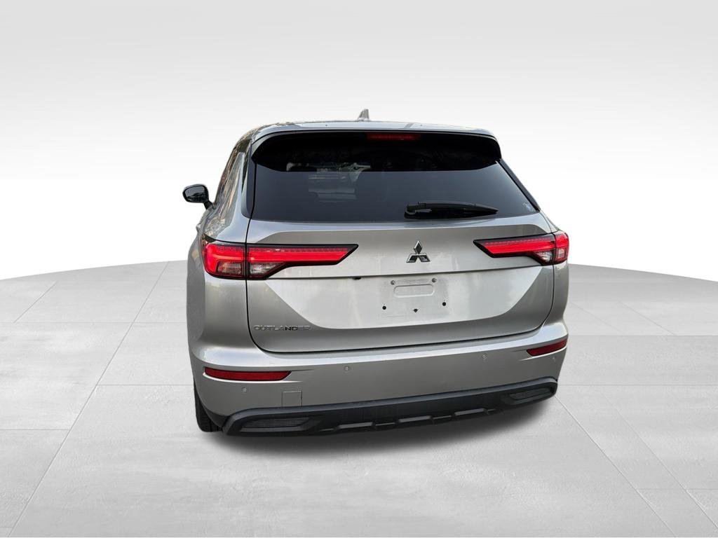 Used 2022 Silver Mitsubishi ES image 4
