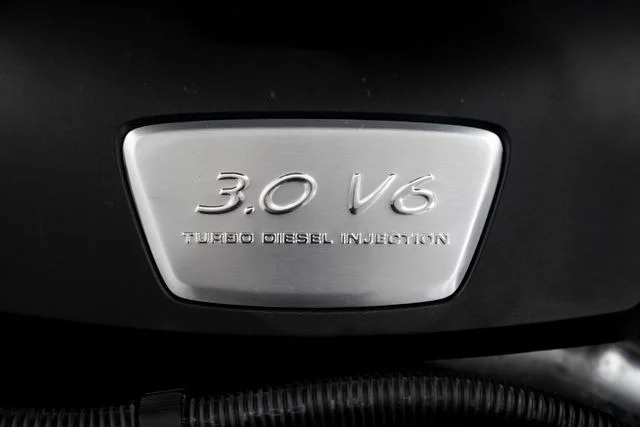 Used 2014  Porsche Diesel Platinum Edition image 38