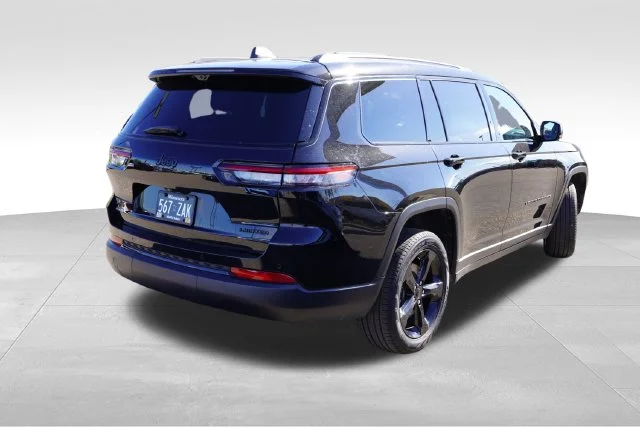 Certified Used 2025 Black Jeep Limited image 5
