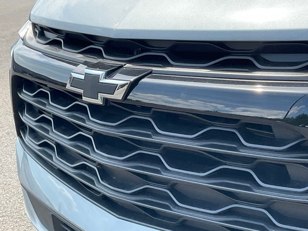 Used 2024 Sterling Gray Metallic Chevrolet LT image 21