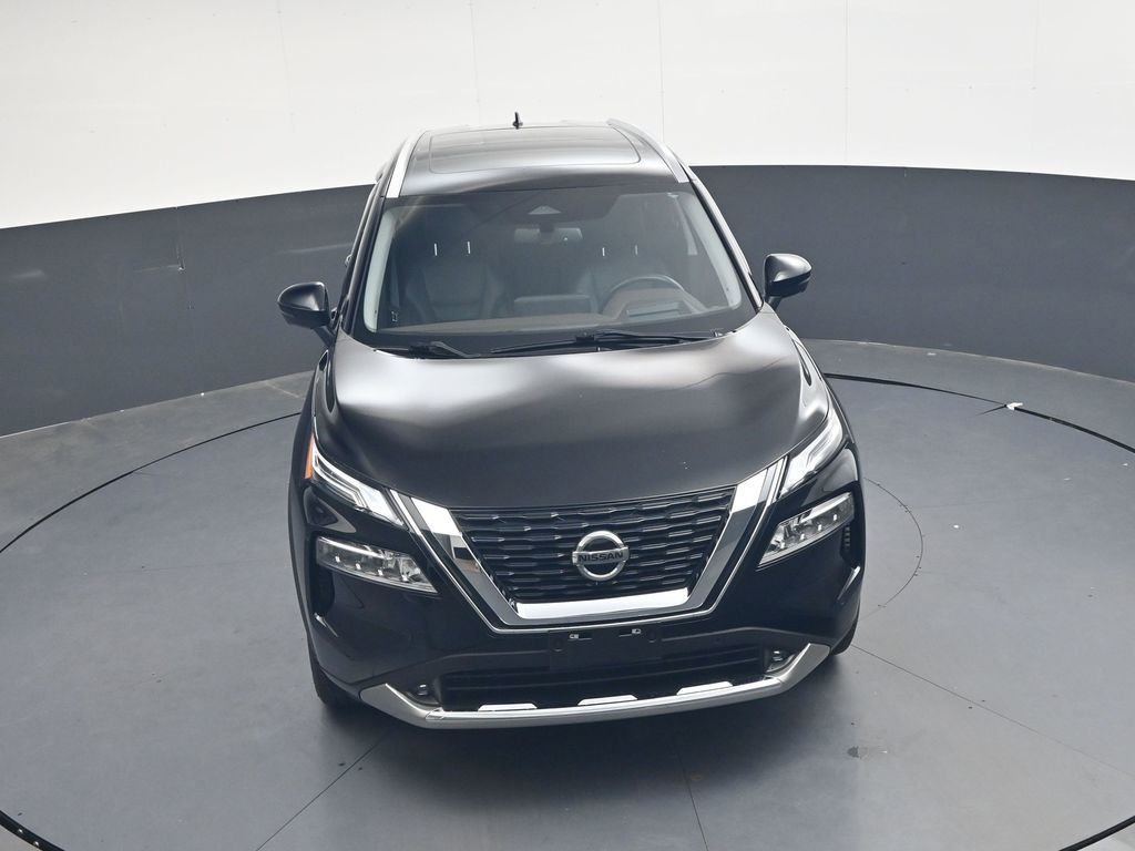 Used 2021 Black Nissan Platinum image 33