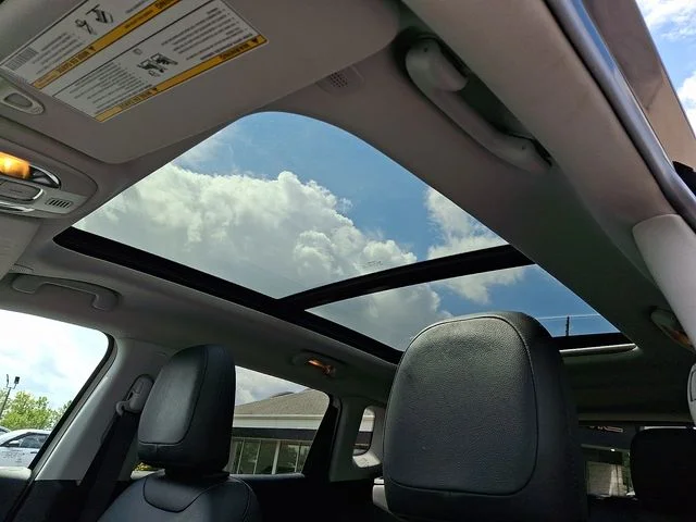 Used 2020 White Jeep Trailhawk image 14