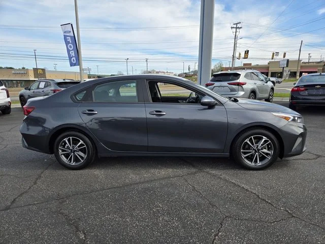 Used 2023 Gray Kia LXS image 9