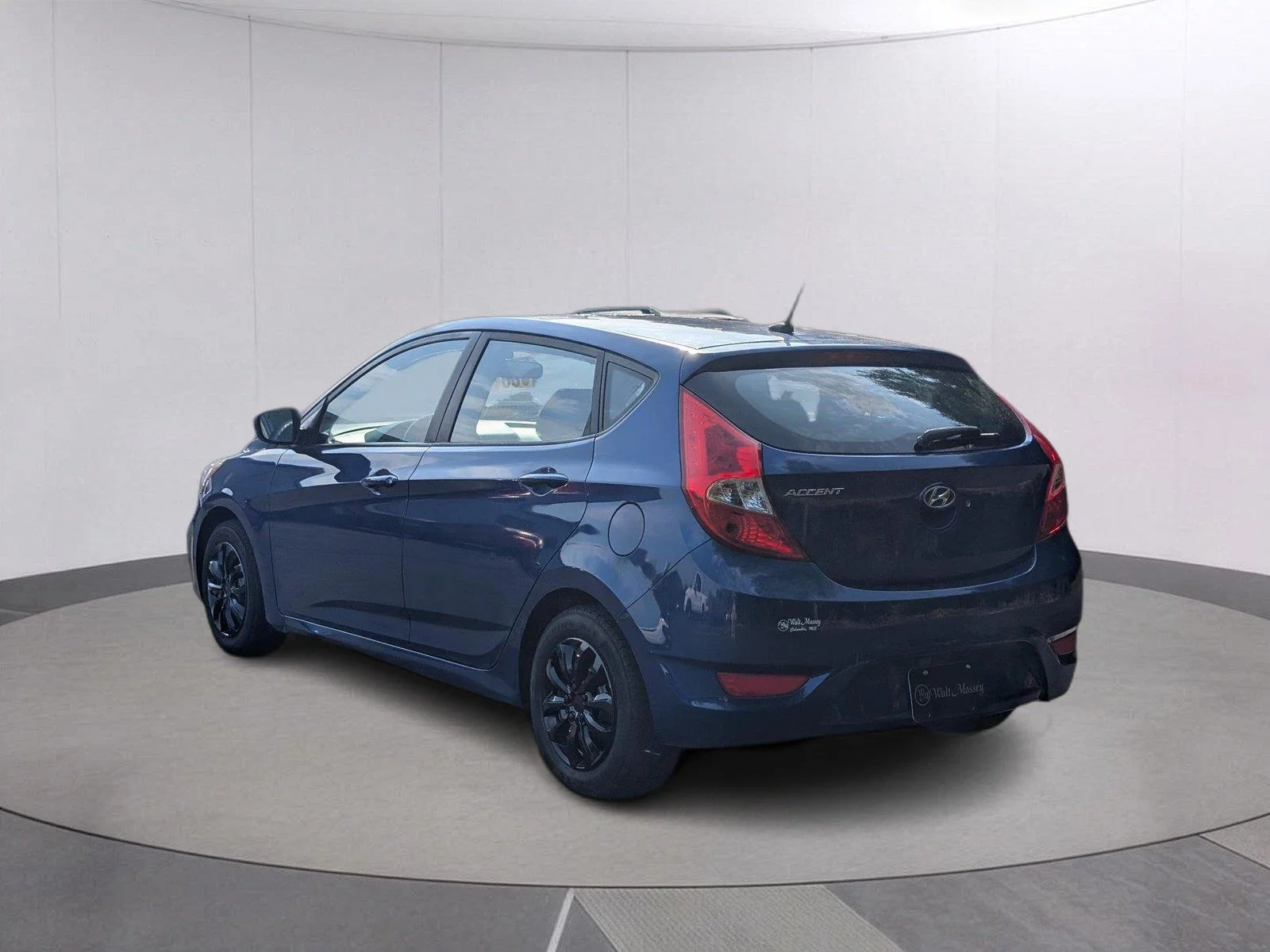 Used 2017 Pacific Blue Pearl Hyundai SE image 3