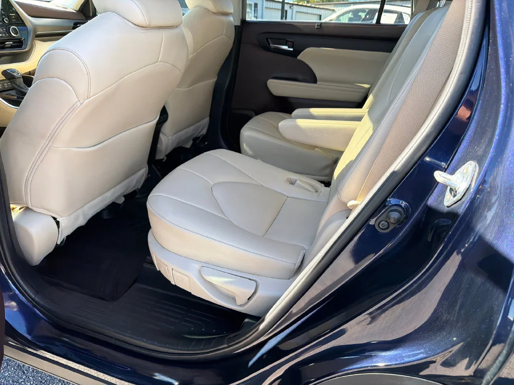 Used 2022 Blue Toyota XLE image 21