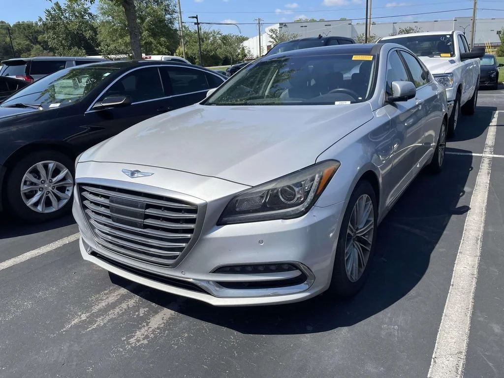 Used 2018 Silver Genesis 3.8 image 3