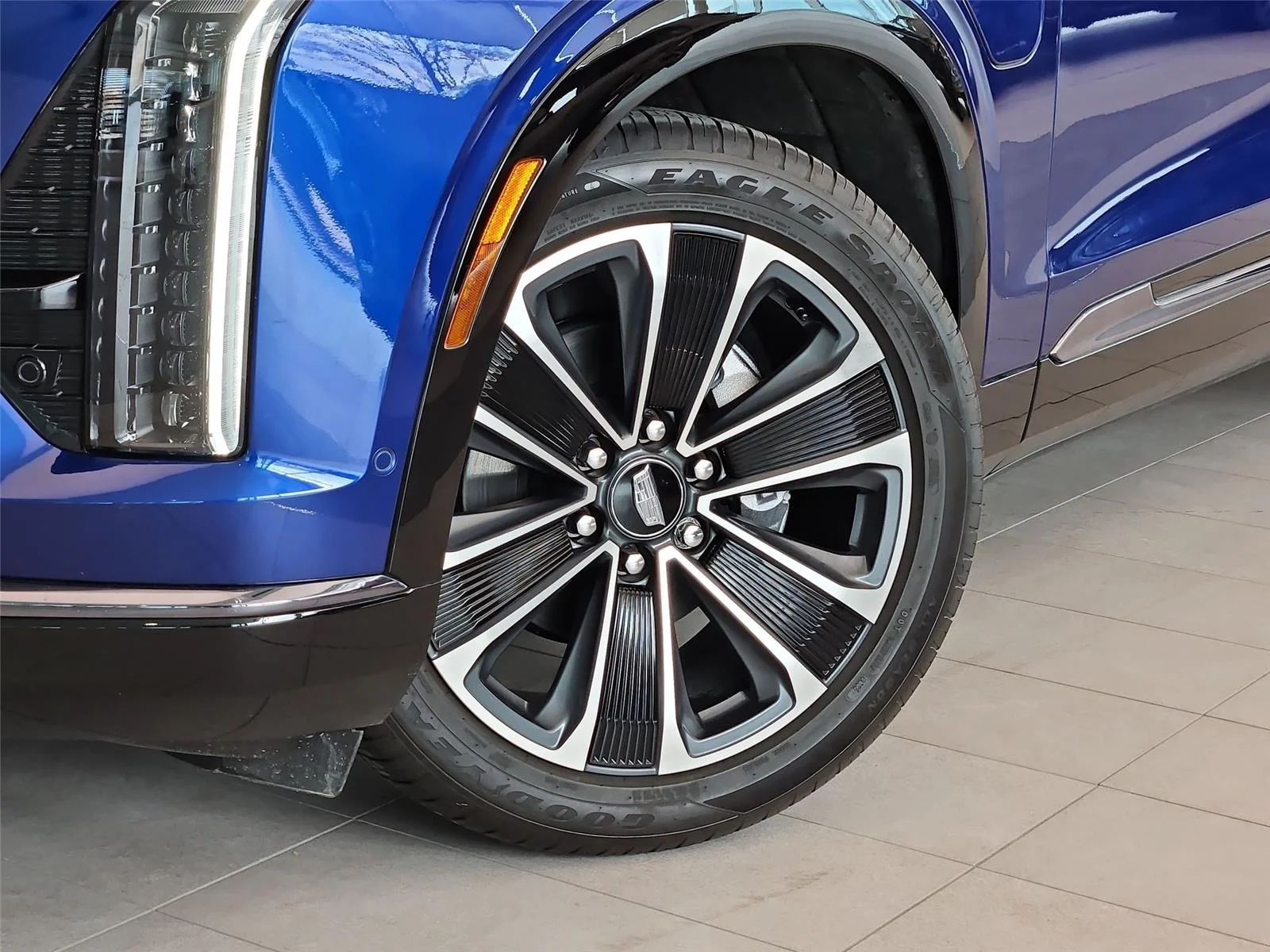 2026 Cadillac VISTIQ Sport - Photo 7