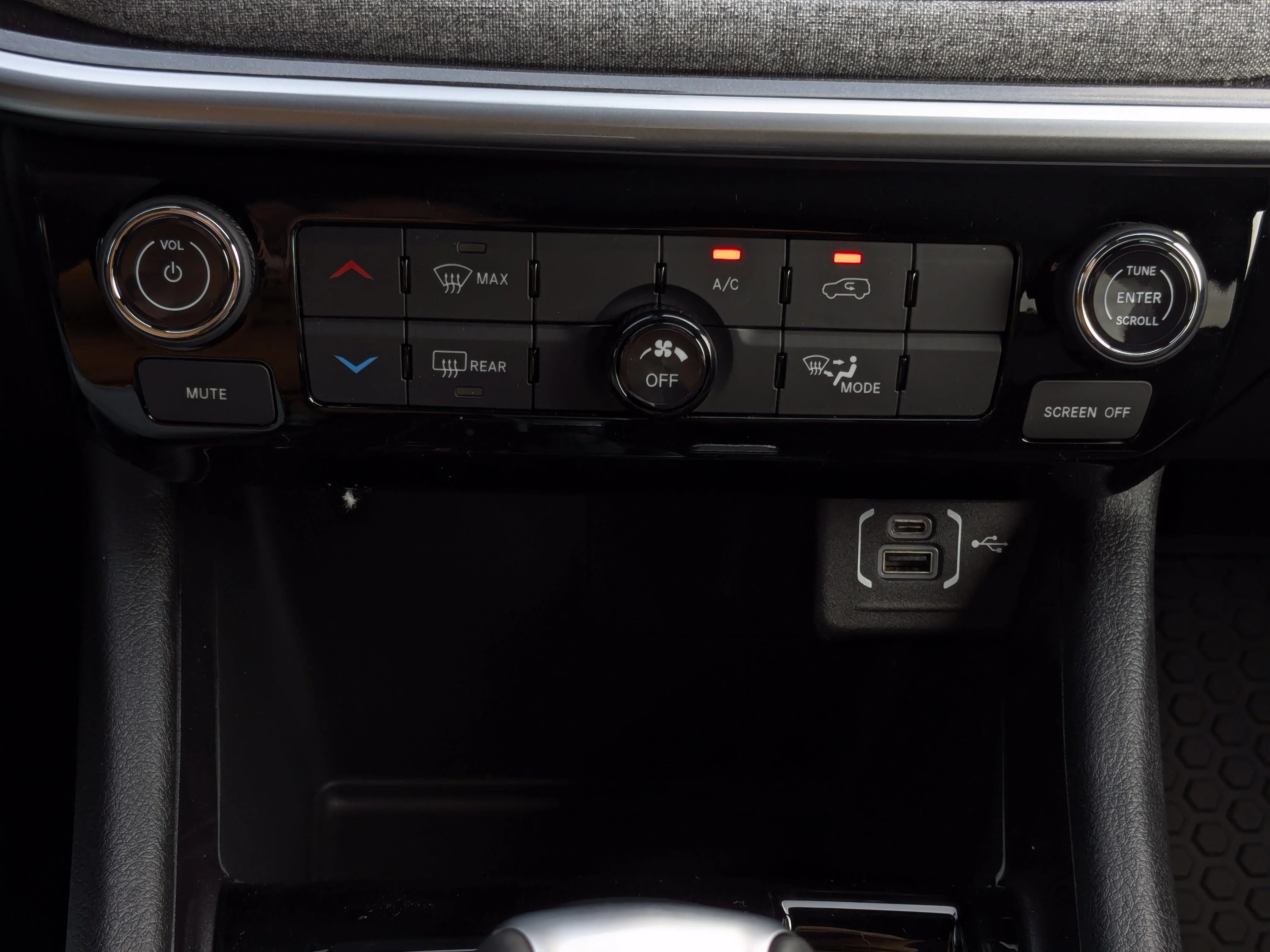 New 2025 Black Jeep North - - Front heated seats - Forward Collision Warning - Uconnect 5 with 8.4?inch display image 21