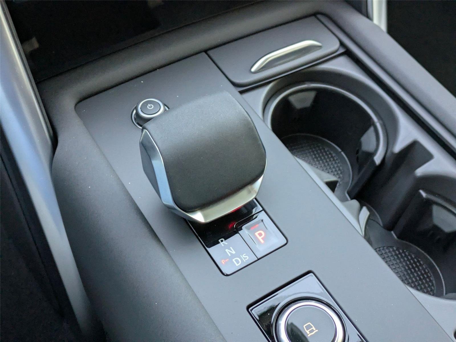 Used 2026 Varesine Blue Metallic Land Rover S image 24
