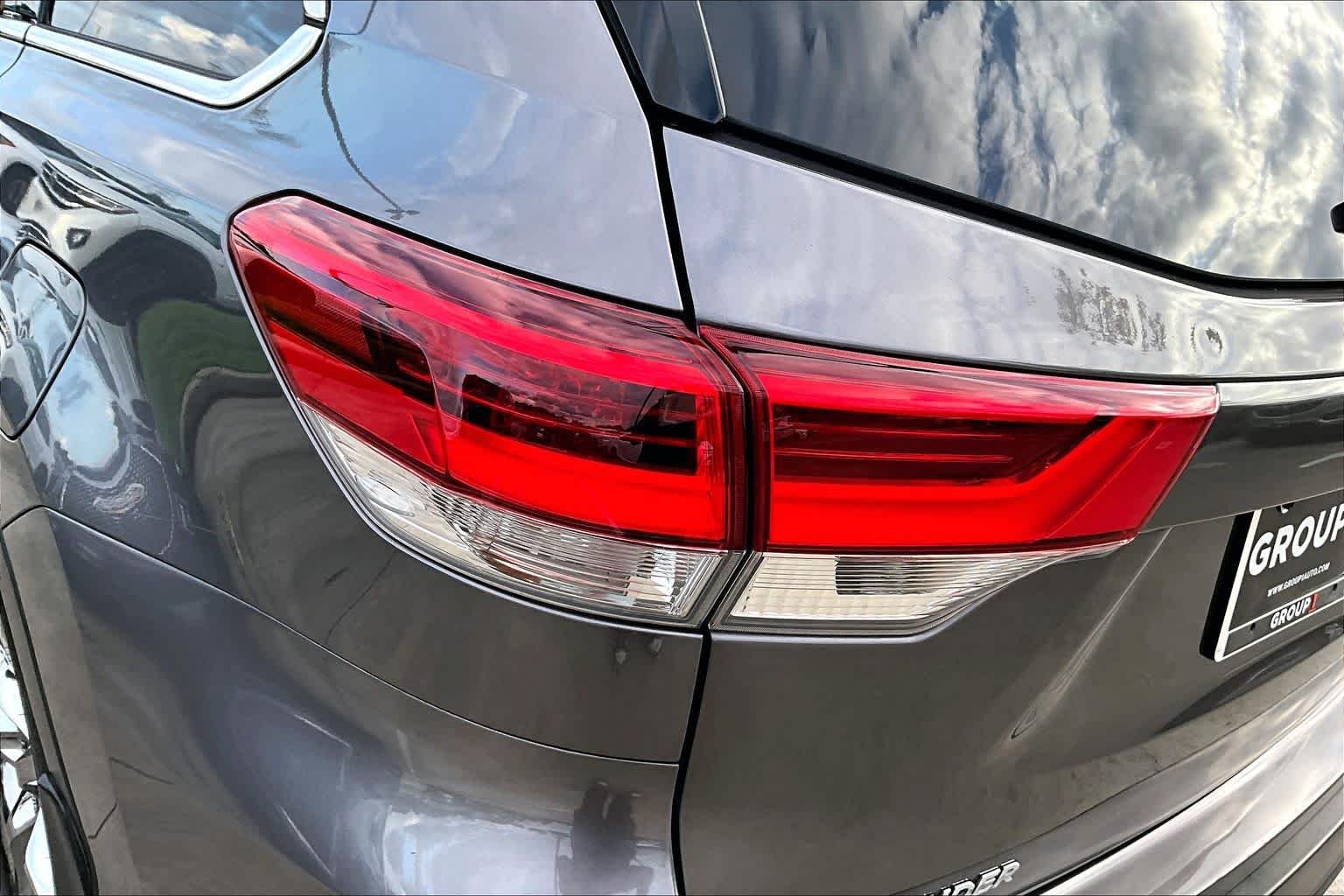 Used 2019 Predawn Gray Mica Toyota Limited Platinum image 28