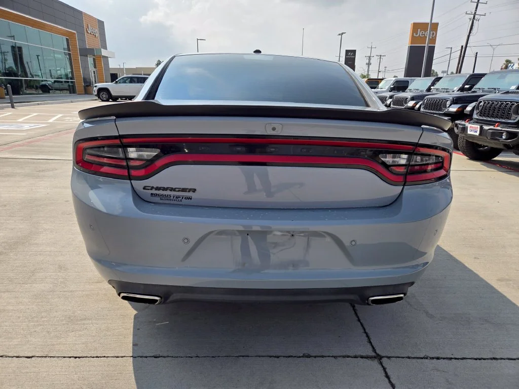Used 2021 Gray Dodge SXT image 4