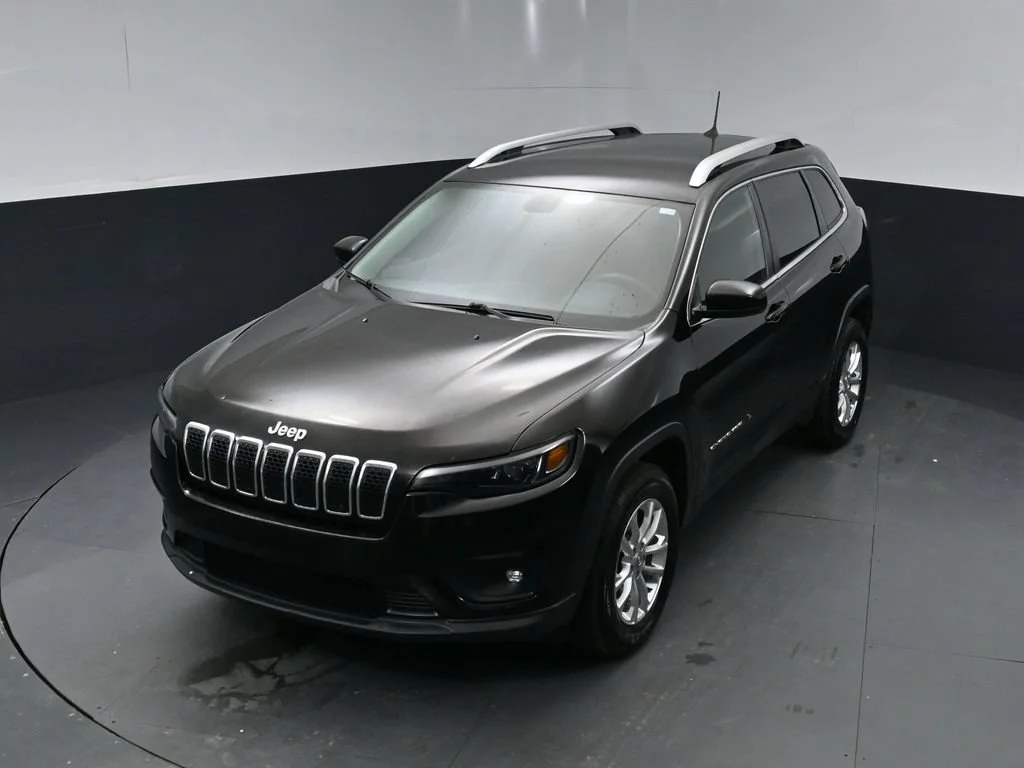 Used 2019 Black Jeep Latitude image 32