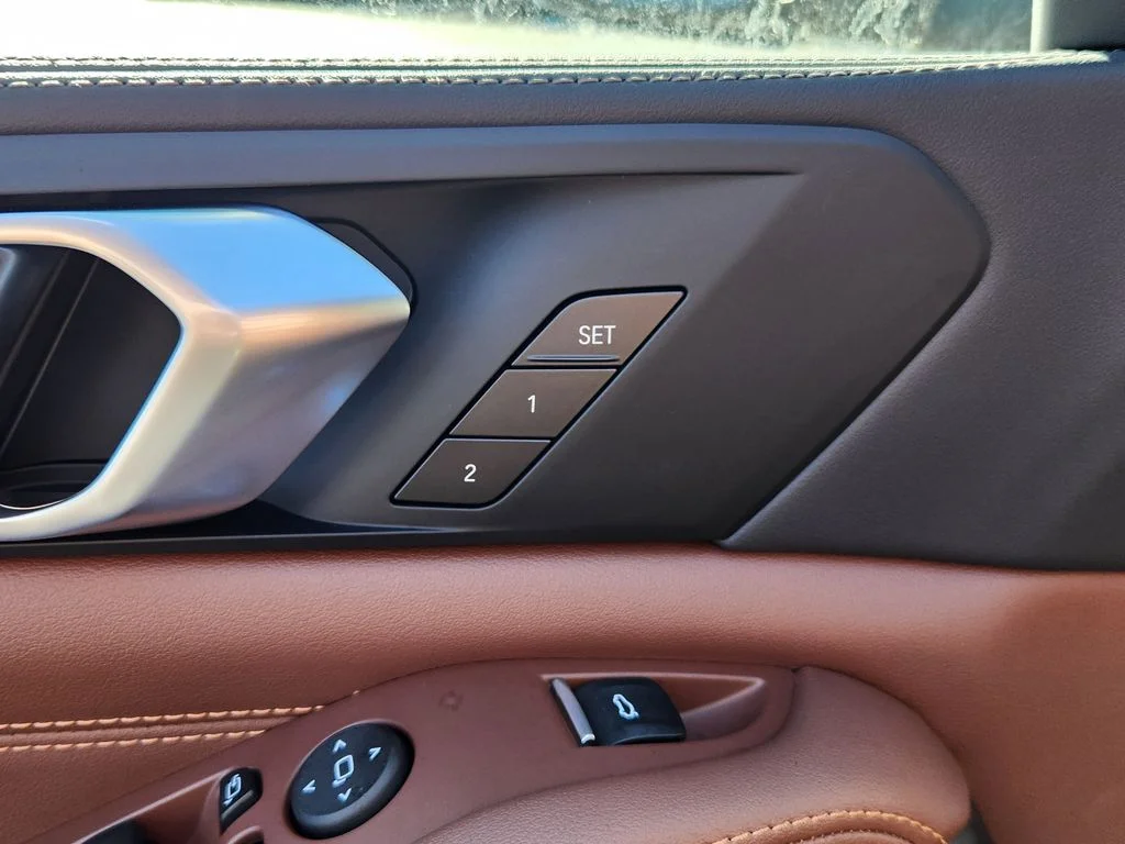 New 2026 Skyscraper Grey Metallic BMW xDrive50e image 17
