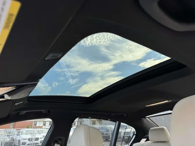 Used 2019 Blue BMW M550i xDrive image 25