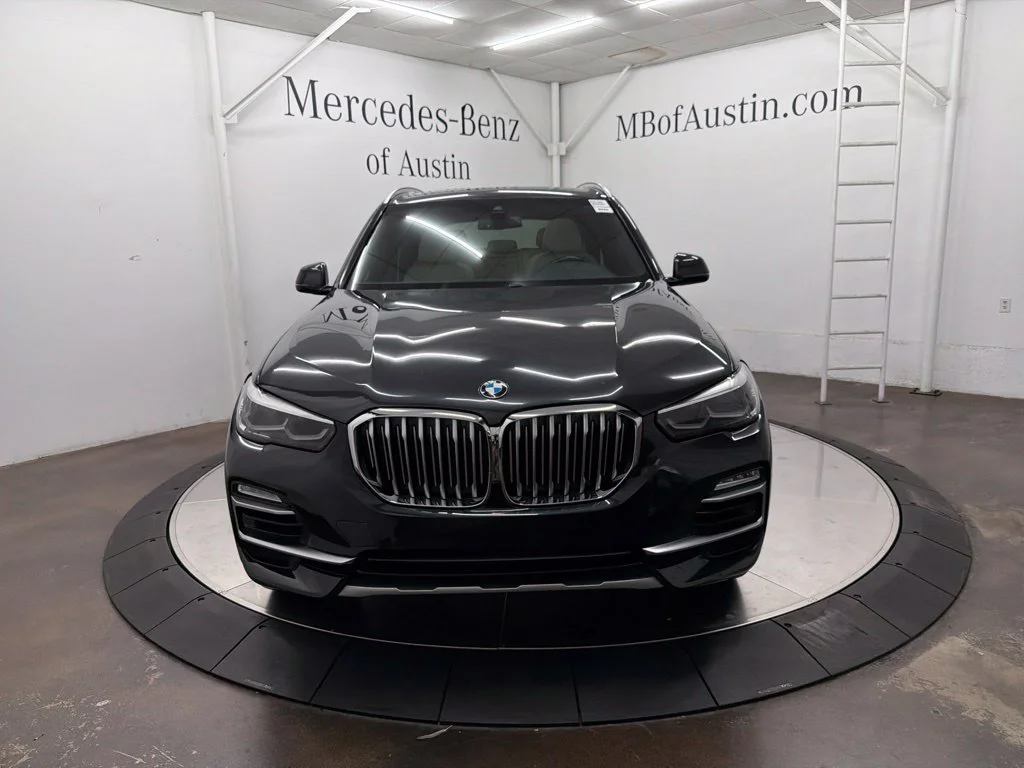 Used 2020 Gray BMW sDrive40i image 2