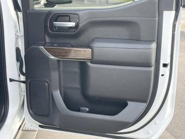 Used 2021 White GMC Elevation image 18