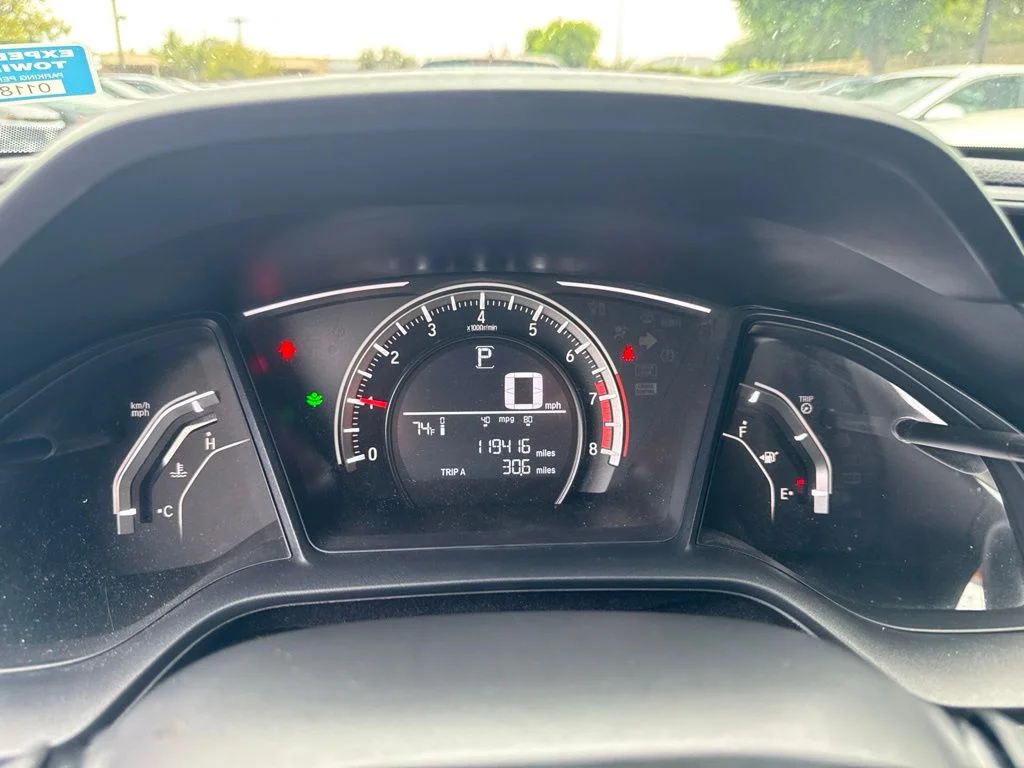 Used 2018 Silver Honda LX image 7
