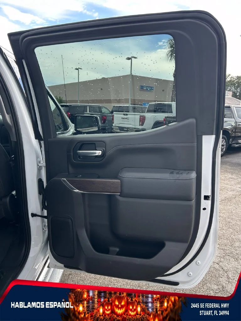 Used 2021 WHITE FROST TRICOAT GMC Denali image 25