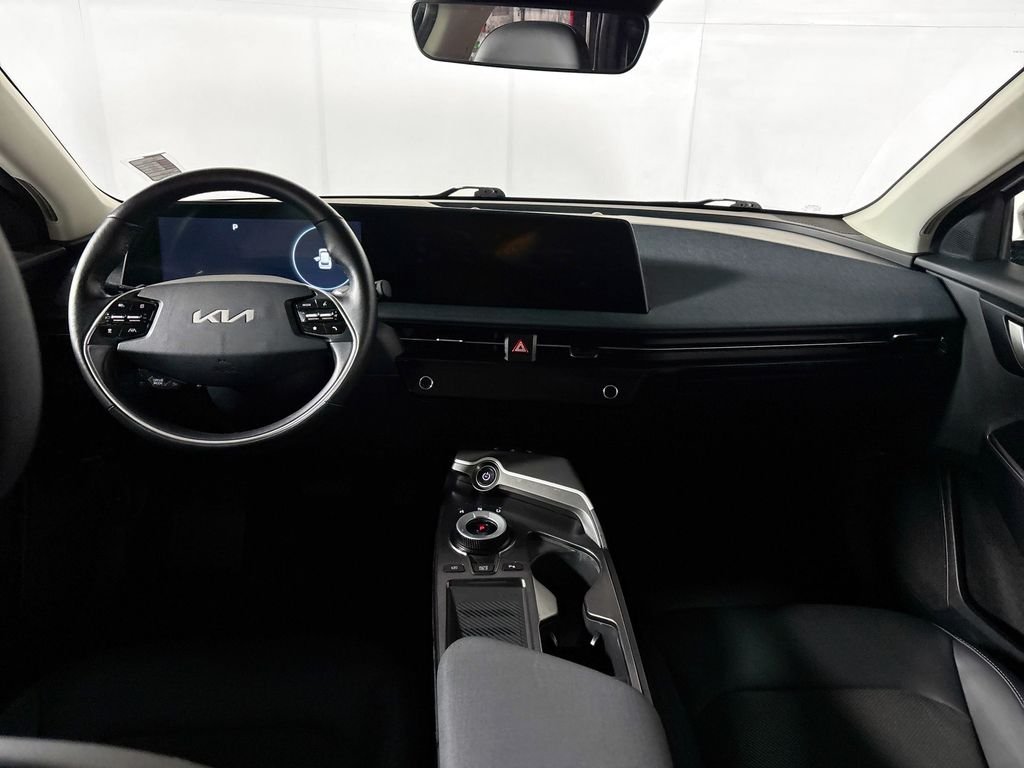 Used 2024 White Kia Light image 12
