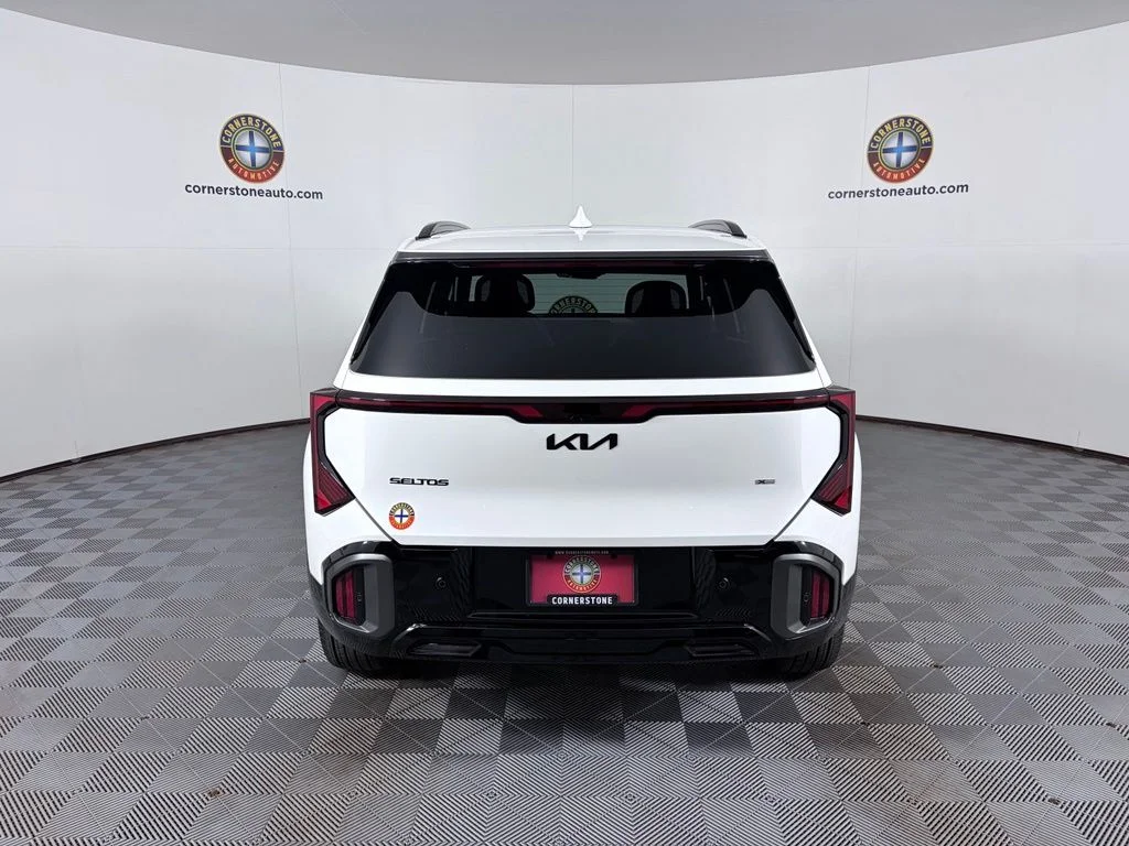 New 2027 Snow White Pearl Kia SX X -Line image 18