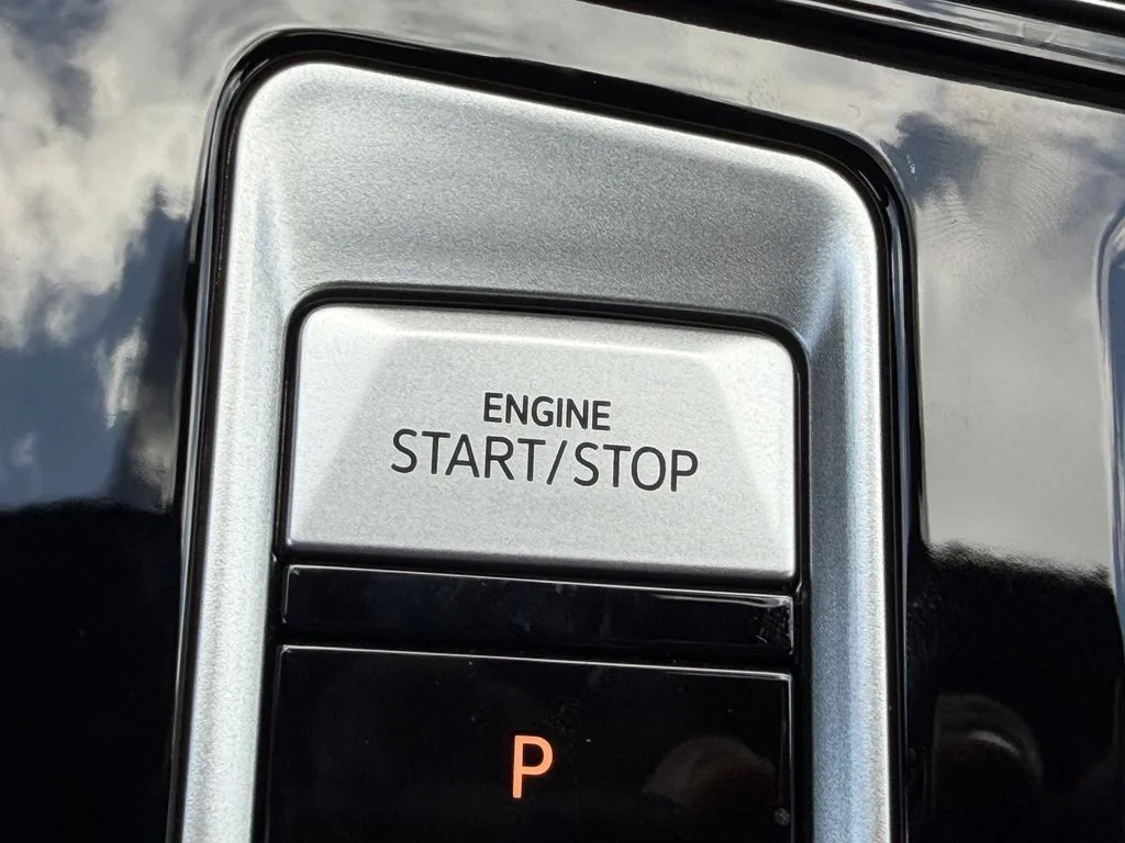New 2026 White/off-white Volkswagen SE w/Technology image 29