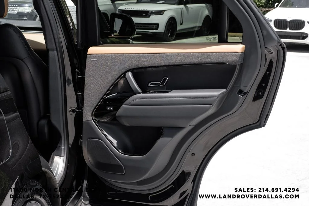 Certified Used 2024 SV Bespoke Match to Sample in Gloss Finish Land Rover Autobiography image 51