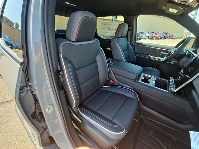 2026 GMC Sierra EV Elevation - Photo 18