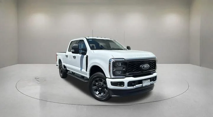 2026 Ford F-250 XL 4x4 Crew Cab 6-3/4' Box's photo