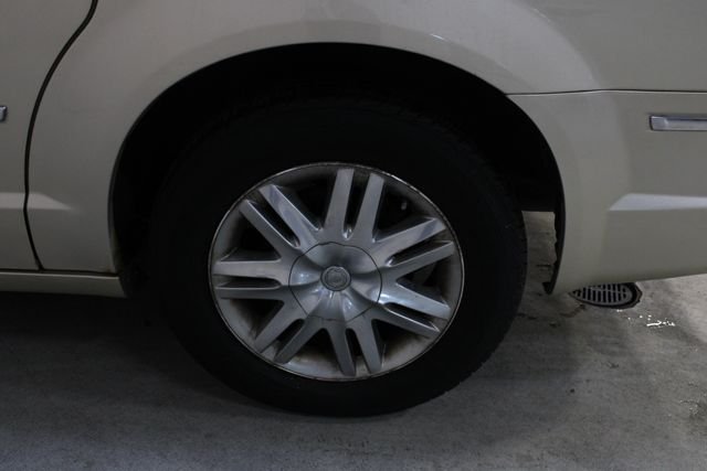 Used 2010 Gold Chrysler Touring image 25