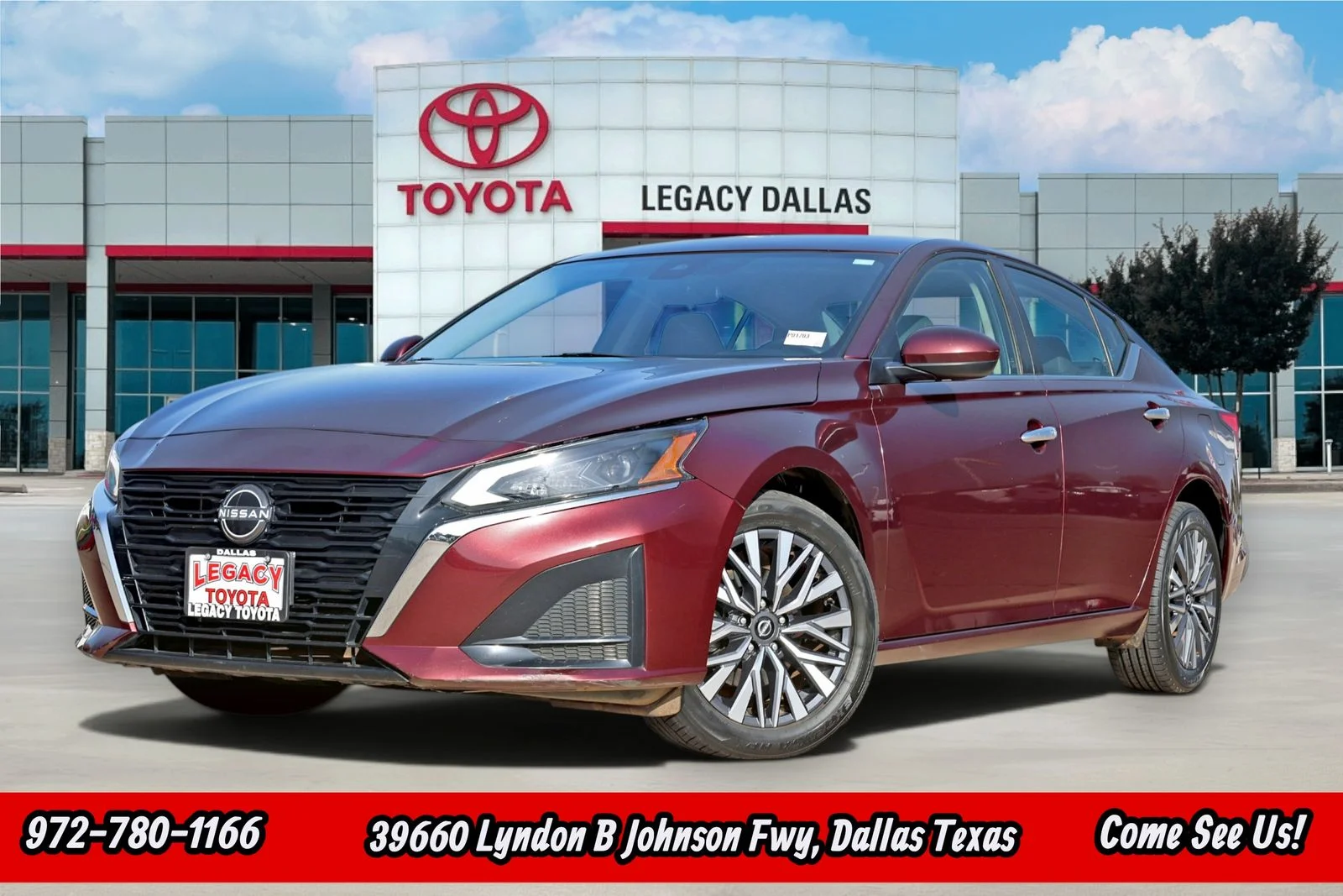 Used 2023 Red Nissan 2.5 SV image 1