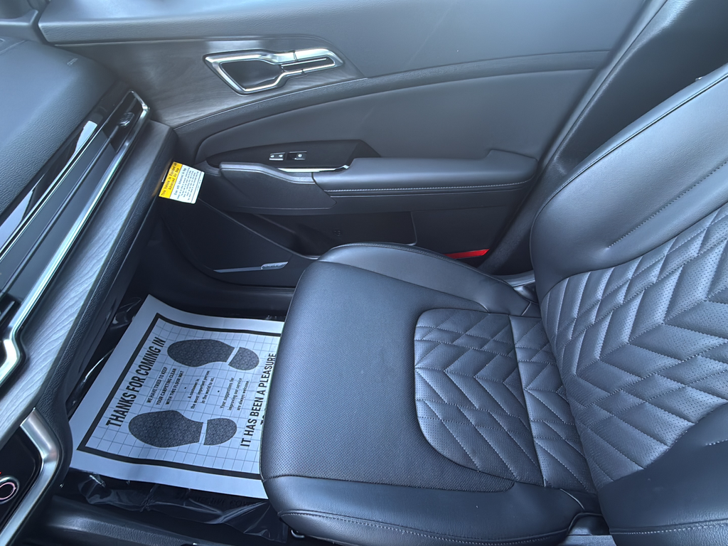 Used 2023 White Kia X-Pro Prestige image 27