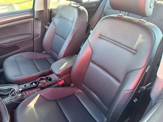 Used 2019 Black Volkswagen SE image 12
