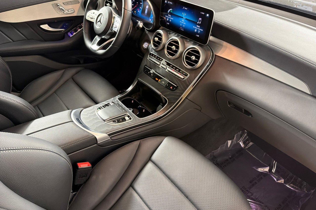 Certified Used 2022 Black Mercedes-Benz GLC 300 image 14