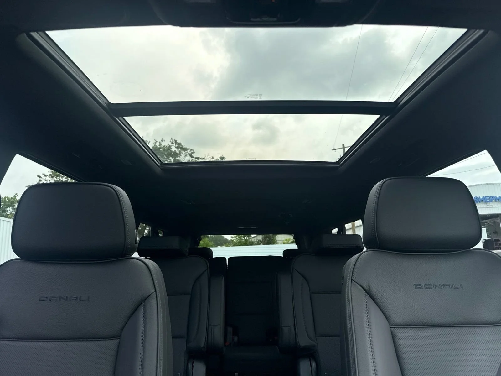 2026 GMC Yukon XL Denali - Photo 28