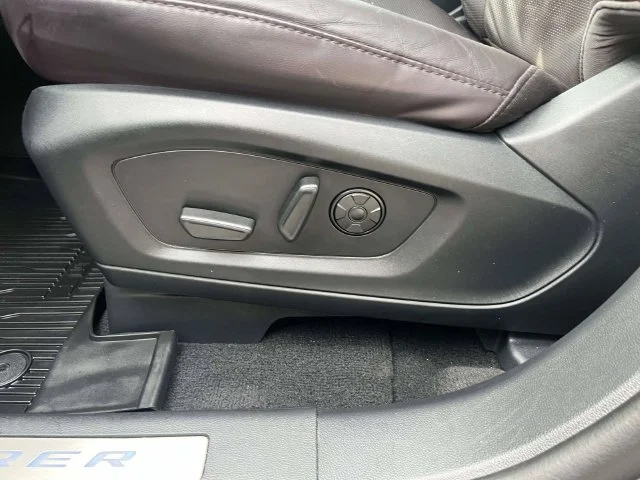 Used 2025 Gray Ford Platinum image 22