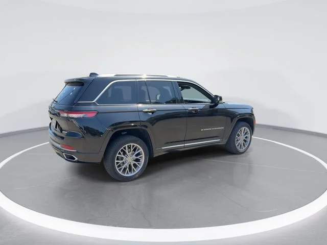 Used 2022 Black Jeep Summit image 8