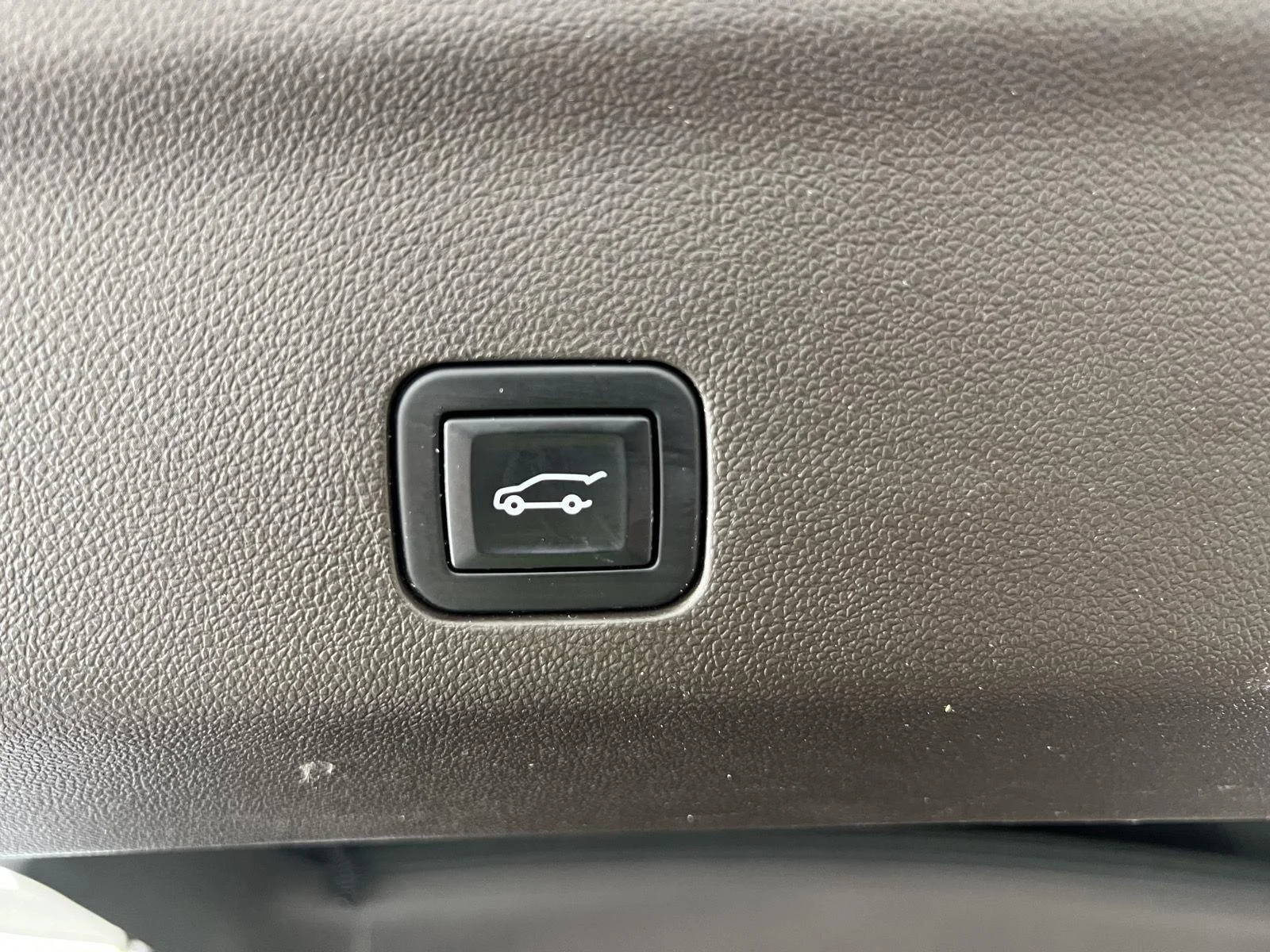Used 2022 White Frost Tricoat GMC SLT image 29