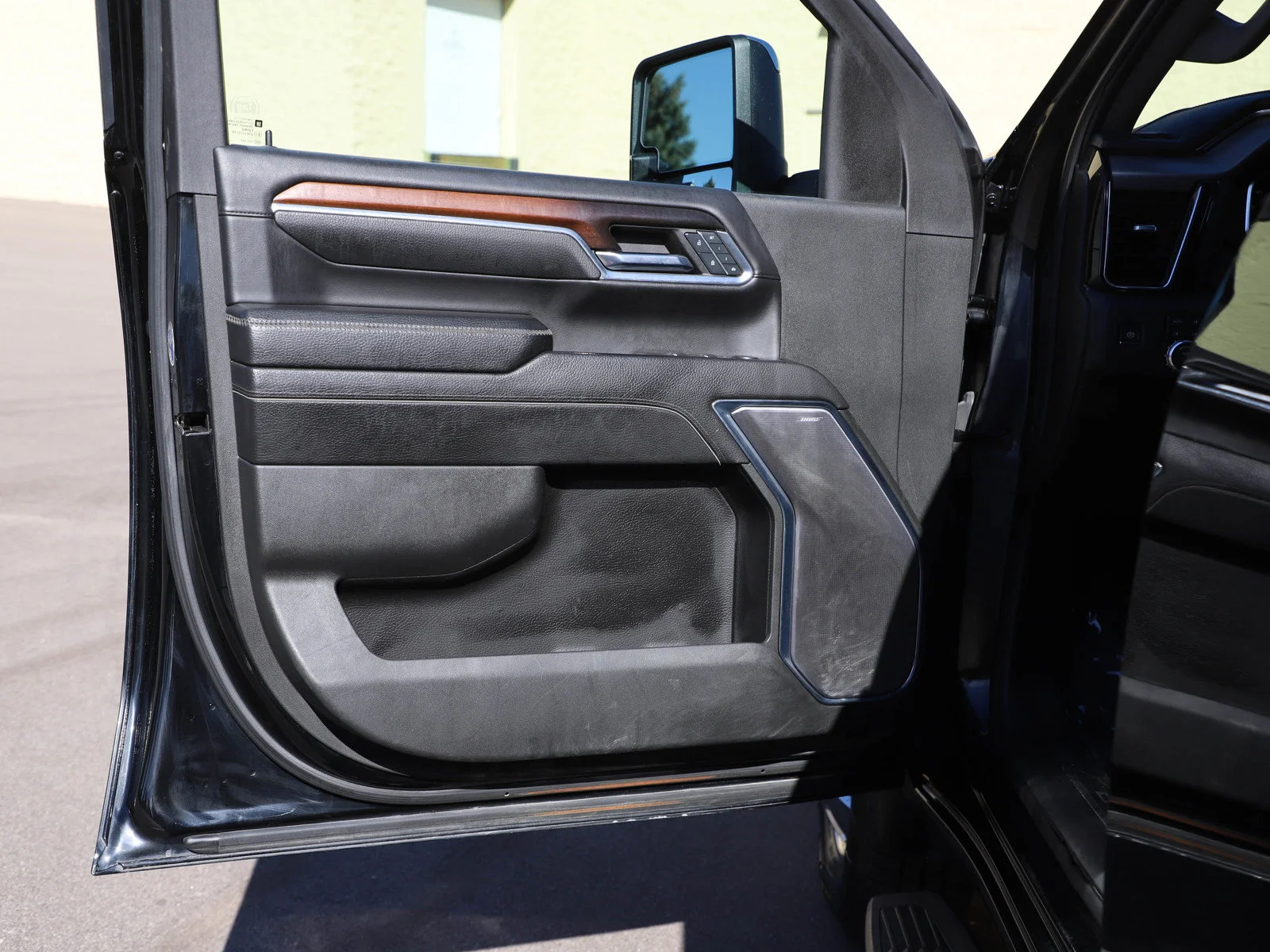 Used 2024 Onyx Black GMC Denali image 18