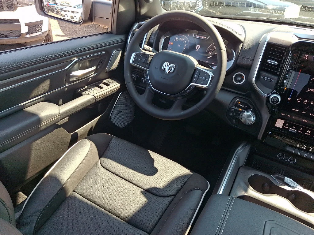 New 2027 Tank Exterior Paint RAM Laramie image 10